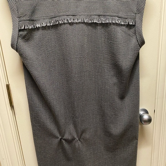 UMGEE knee length dress with pockets - Picture 2 of 4